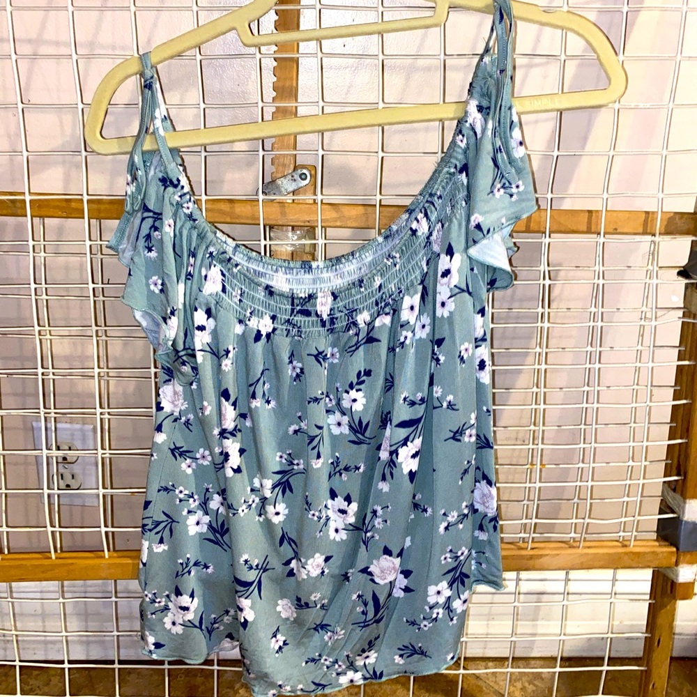 Floral, cropped, Soft & Sexy American Eagle blouse, Women’s L